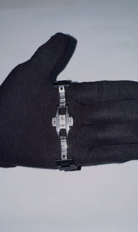 Arabic Aura Watch with Date 🕰️